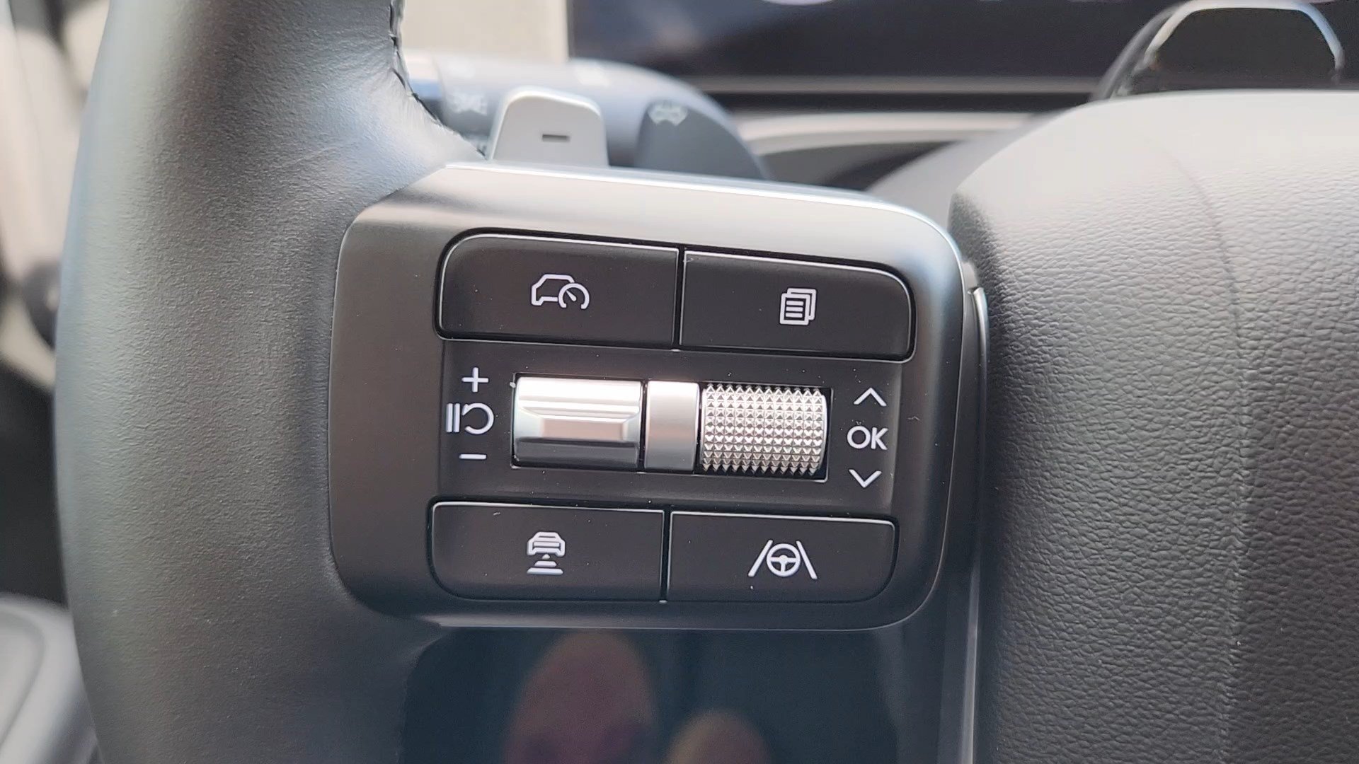 Certified 2025 Hyundai Santa Fe XRT AWD/4WD image 12