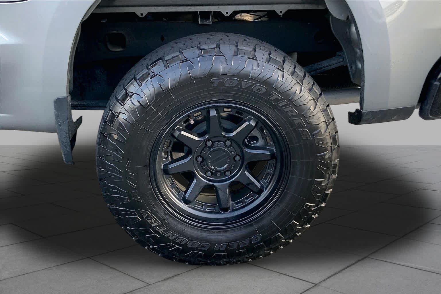 Used 2025 Chevrolet Silverado 1500 Custom Trail Boss AWD/4WD image 10