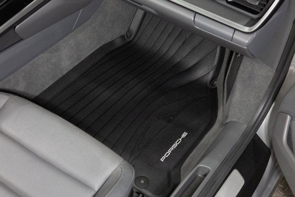 Used 2023 Porsche 911 Carrera w/ Sport Chrono Package image 37