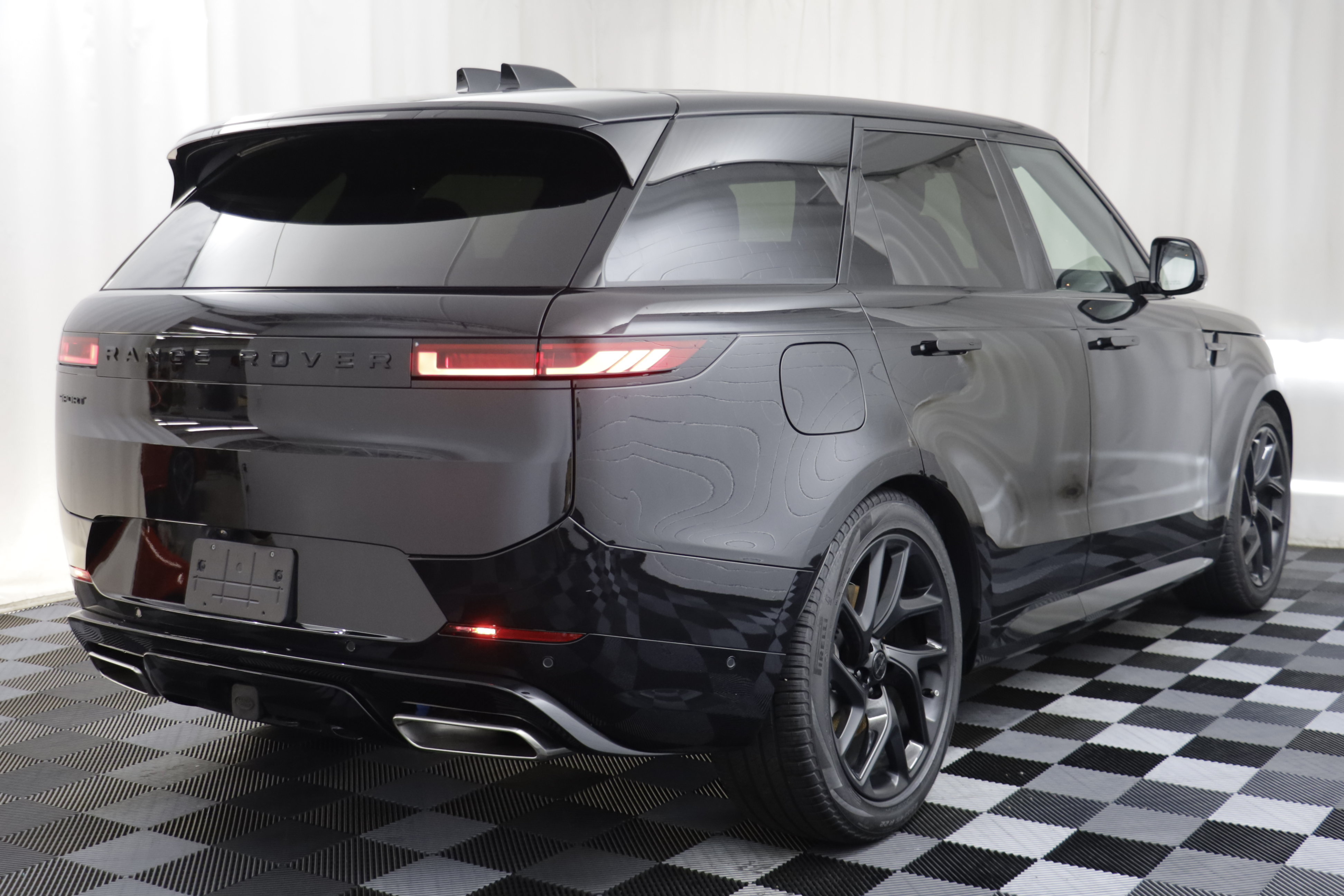 Certified 2026 Land Rover Range Rover Sport Dynamic SE AWD/4WD image 17