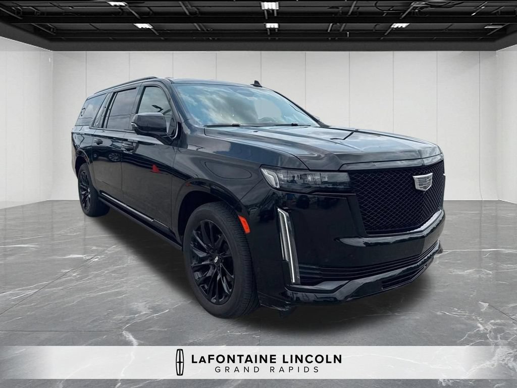 Used 2022 Cadillac Escalade ESV Sport Platinum w/ LPO, ONYX Package AWD/4WD image 7