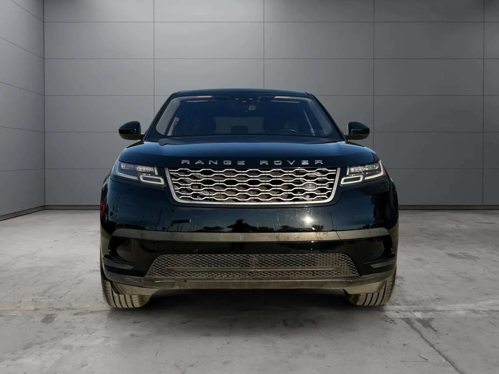 Used 2020 Land Rover Range Rover Velar S AWD/4WD image 2