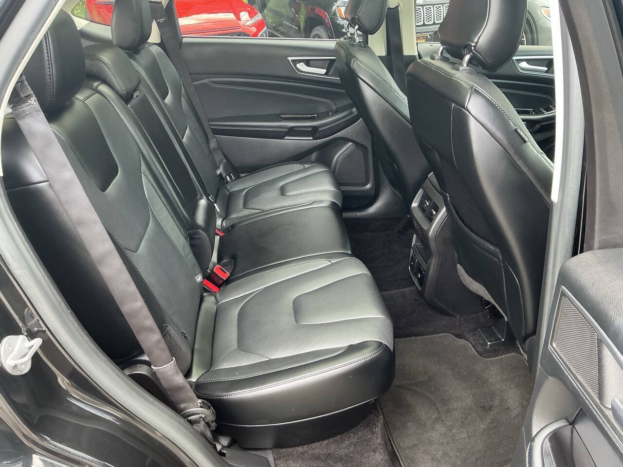 Used 2015 Ford Edge Titanium w/ Equipment Group 302A AWD/4WD image 26