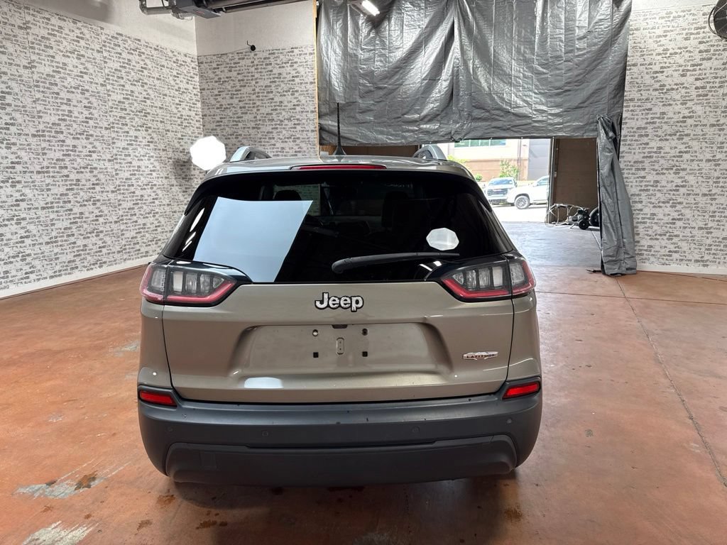Used 2019 Jeep Cherokee Latitude Plus w/ Comfort/Convenience Group FWD image 6