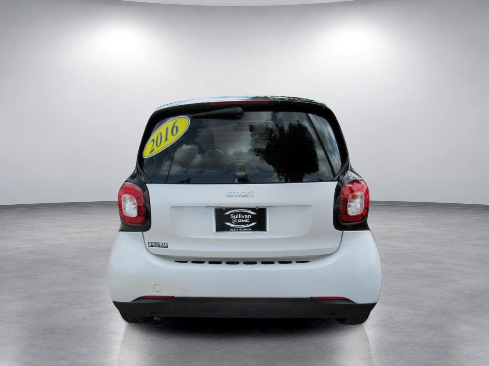 Used 2016 smart fortwo Prime RWD image 6