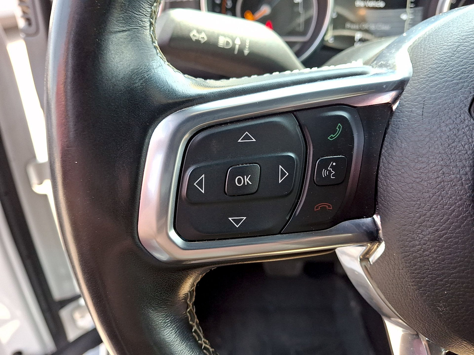 Used 2020 Jeep Gladiator Overland AWD/4WD image 17