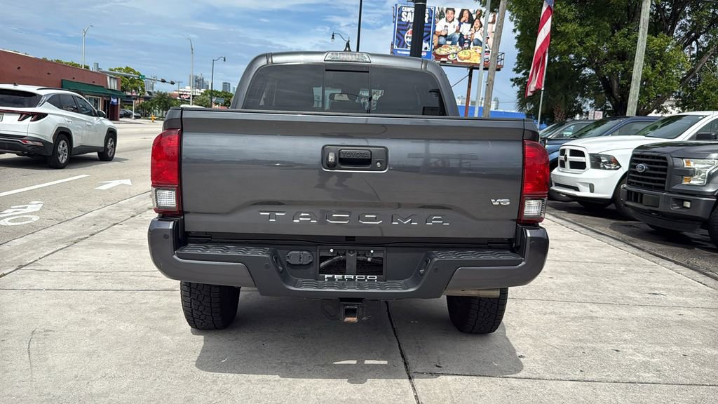 Used 2022 Toyota Tacoma SR5 RWD image 13