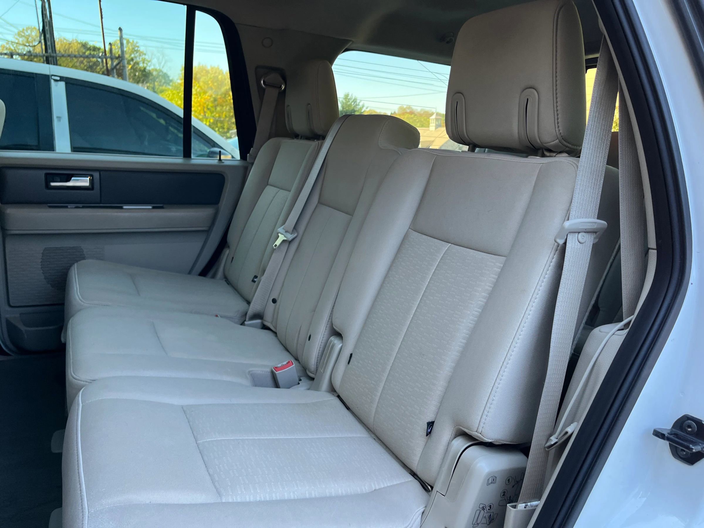 Used 2011 Ford Expedition XLT w/ HD Trailer Tow Pkg image 17