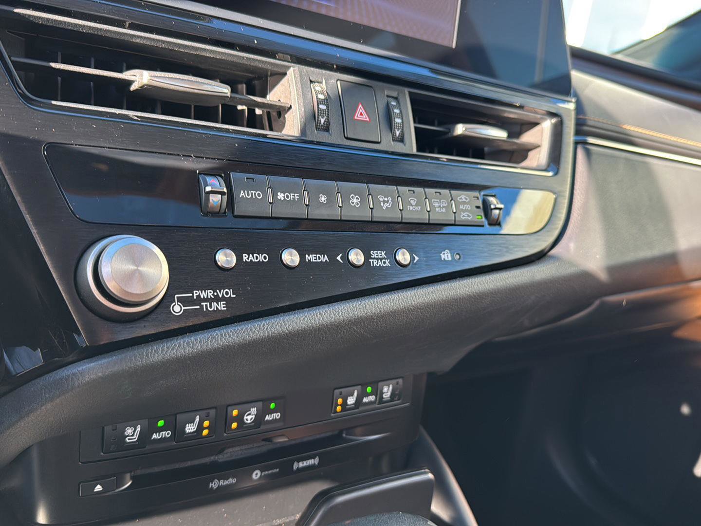 Certified 2022 Lexus ES 350 w/ Premium Package image 22