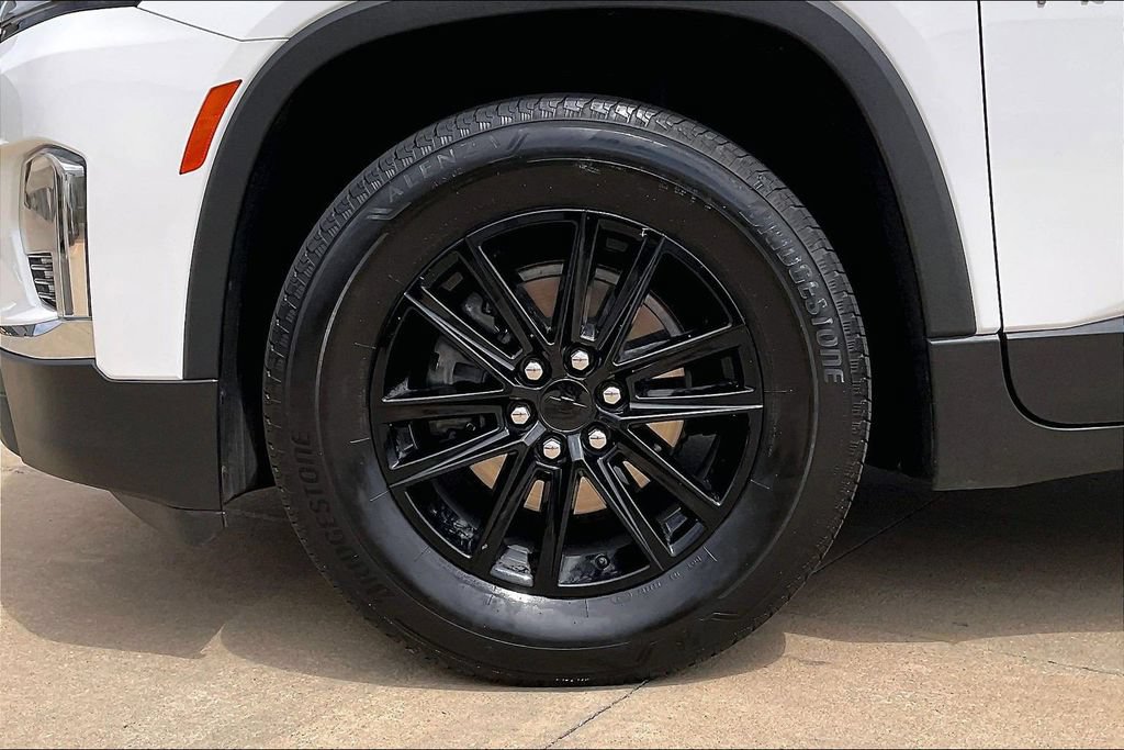 Used 2023 Chevrolet Traverse LT FWD image 9