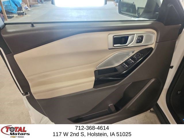 Used 2023 Ford Explorer Platinum w/ Technology Package image 11