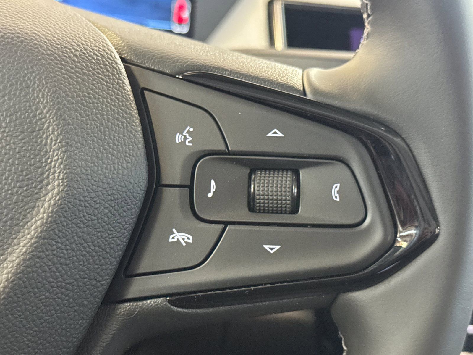 New 2027 Chevrolet Bolt RS FWD image 25