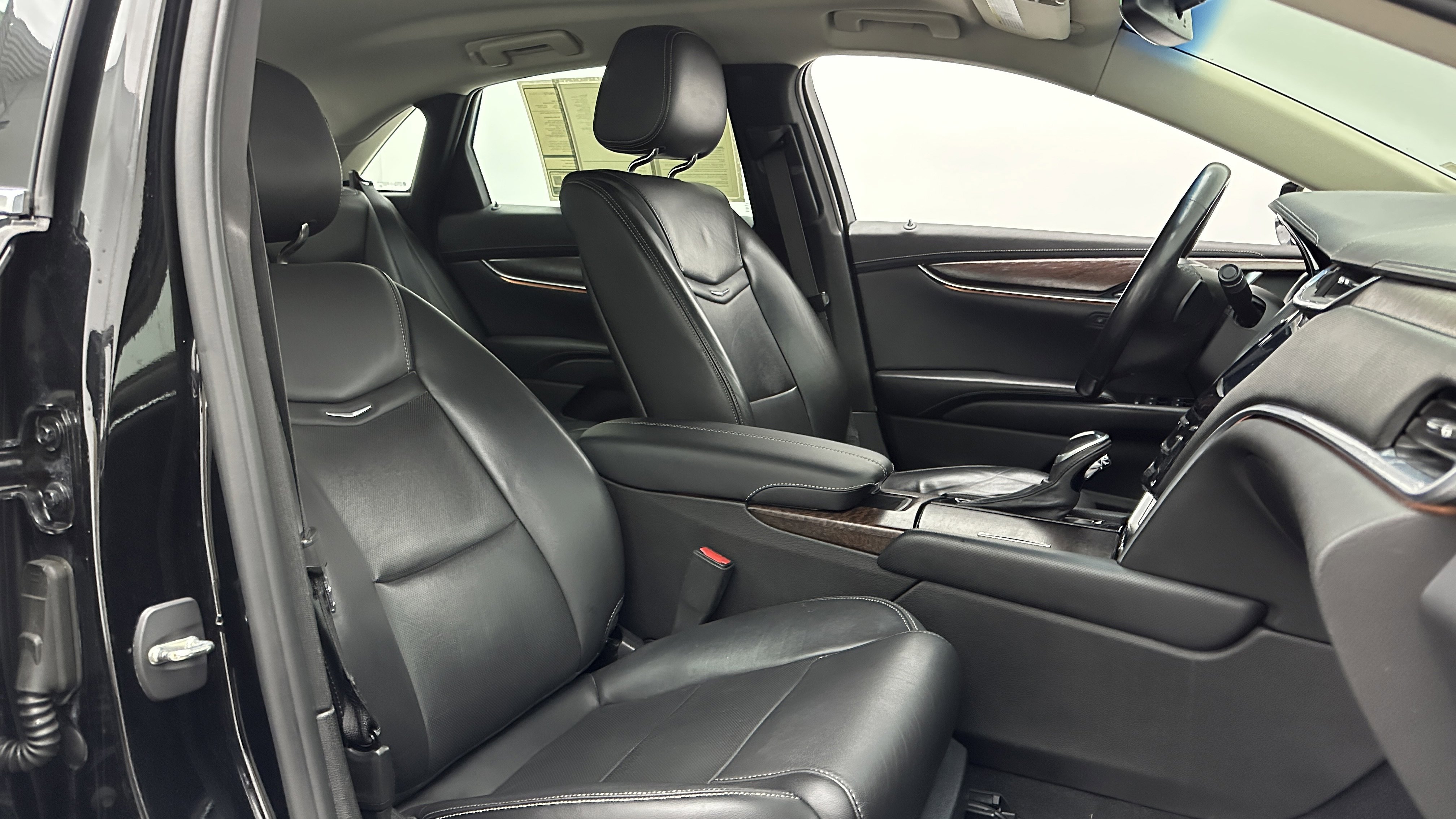 Used 2019 Cadillac XTS Luxury image 36