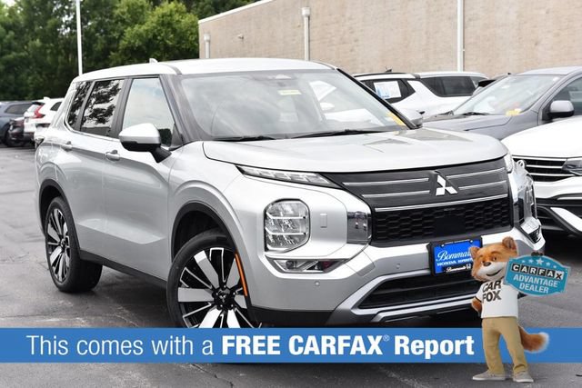 Used 2025 Mitsubishi Outlander SE AWD/4WD image 2