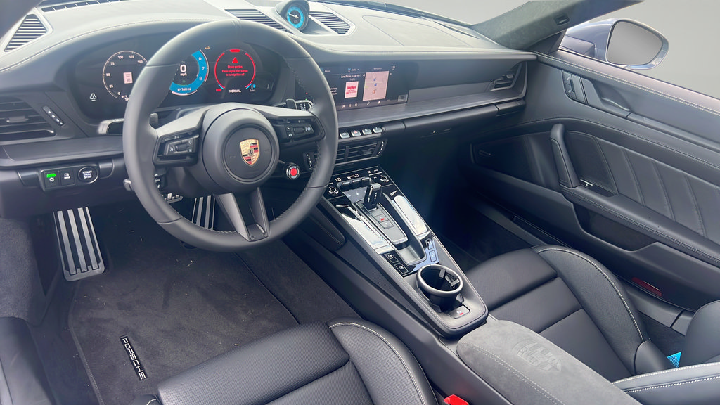 Certified 2026 Porsche 911 Carrera GTS RWD image 17