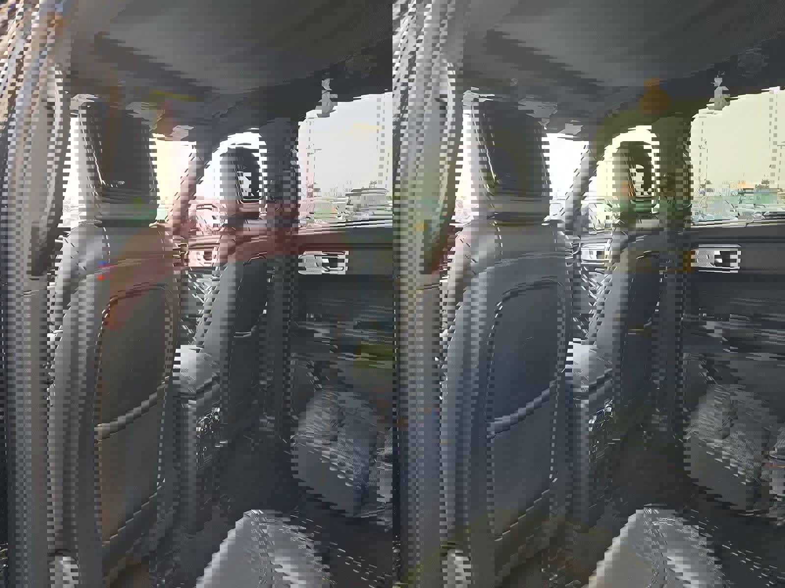 Used 2020 Ford Explorer Platinum w/ Premium Technology Package image 18