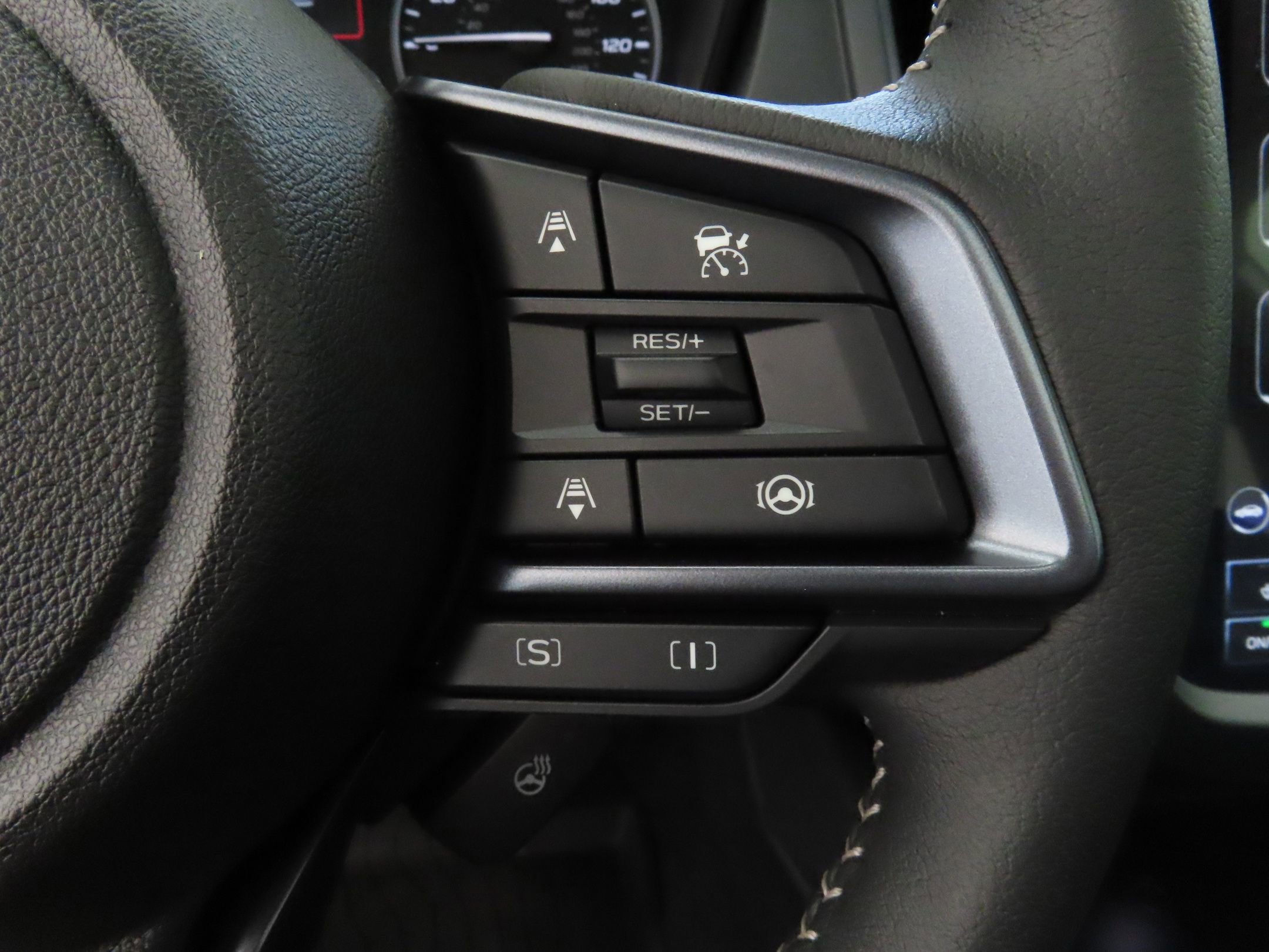 Used 2025 Subaru Forester Limited image 16