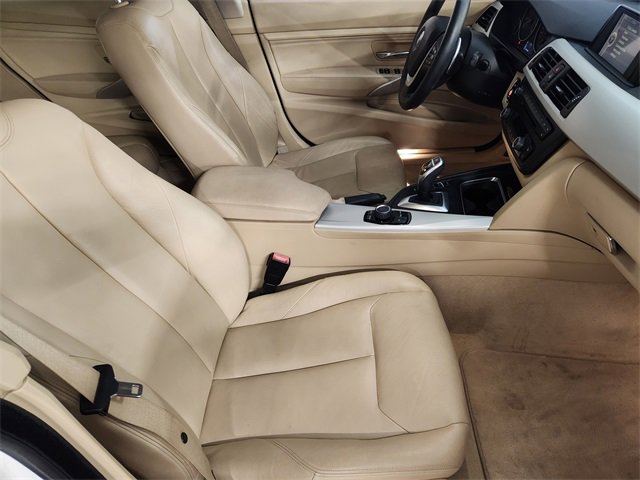 Used 2014 BMW 328i Gran Turismo xDrive image 3