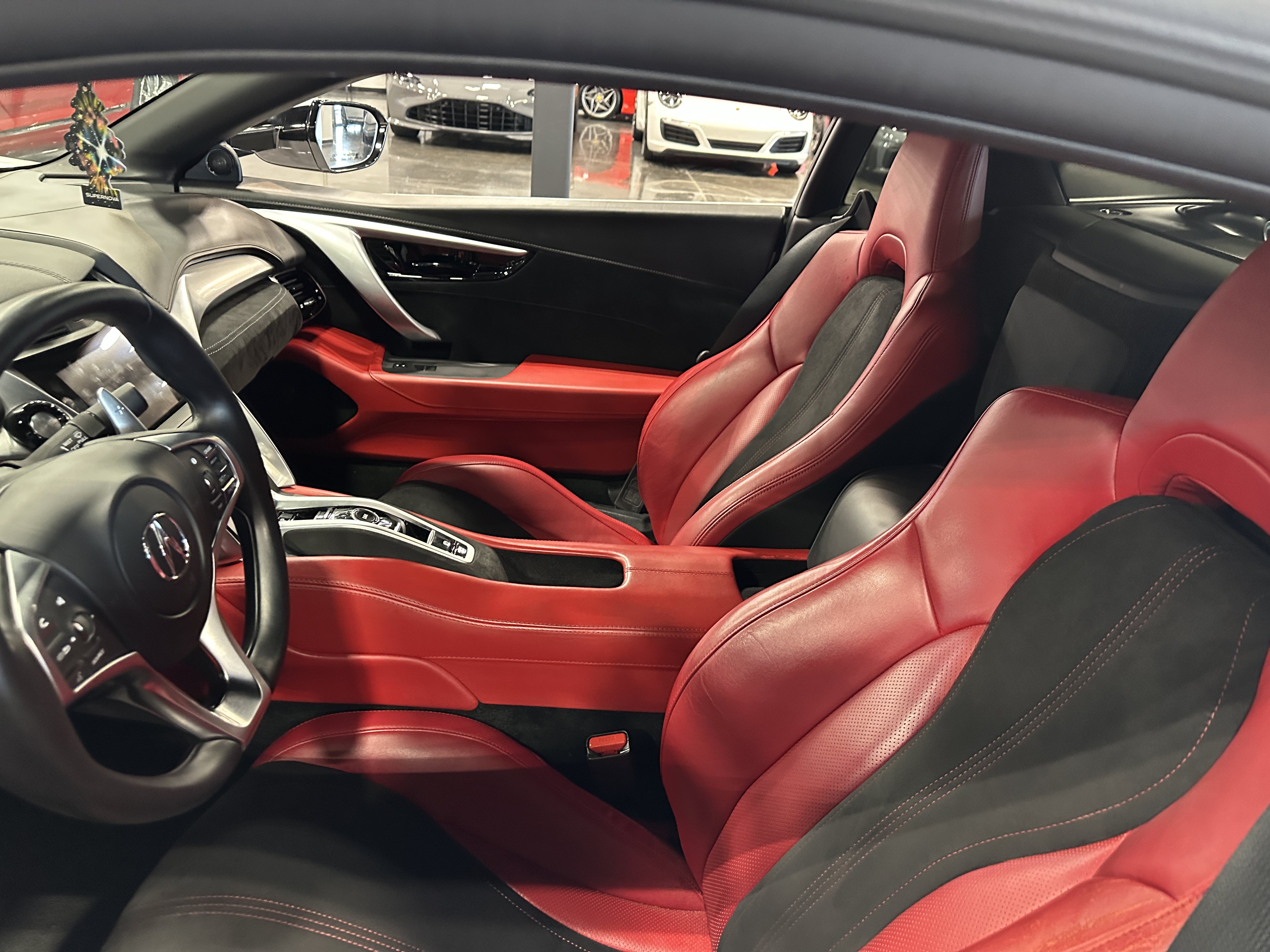 Used 2017 Acura NSX AWD/4WD image 4
