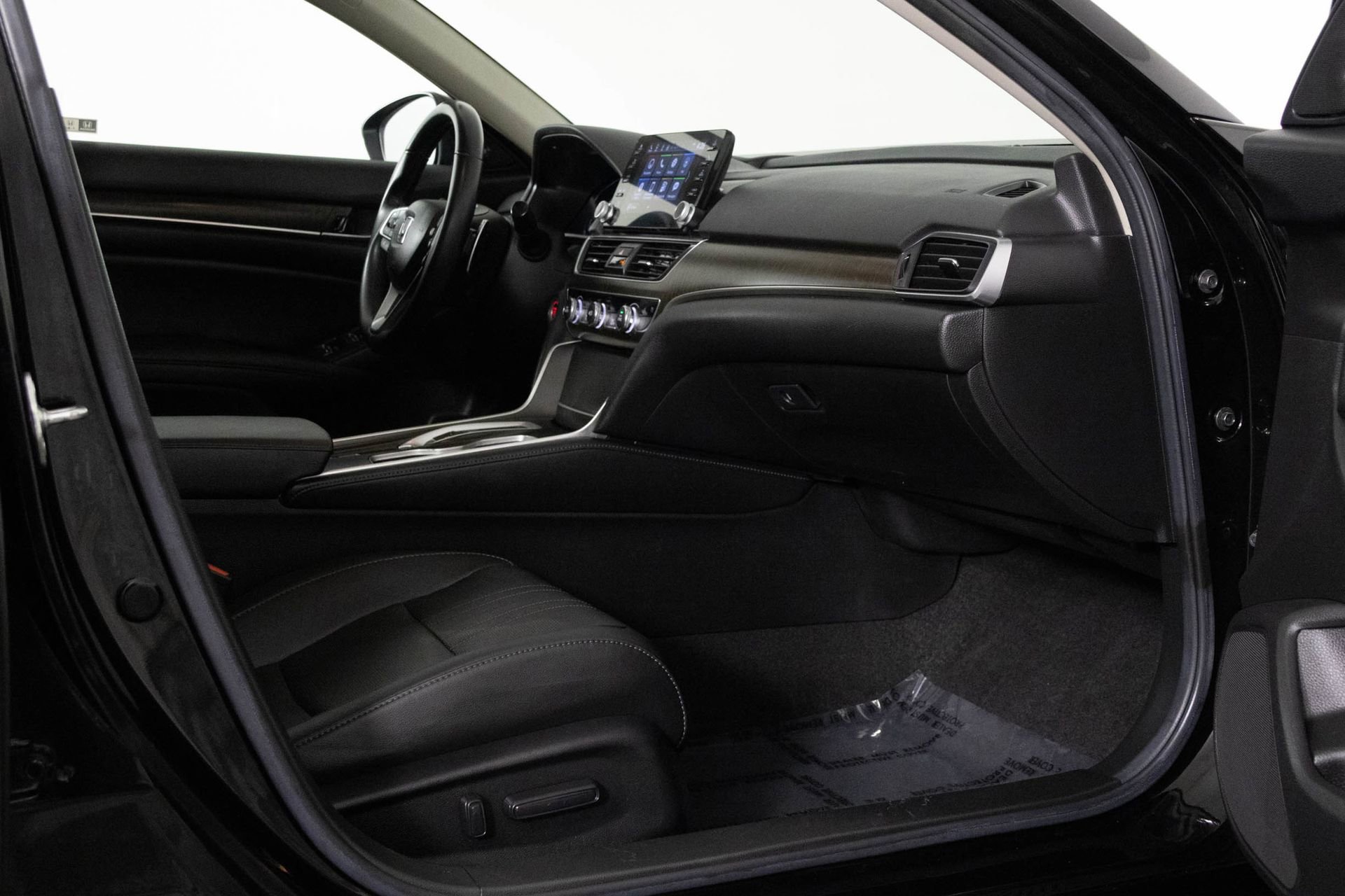 Used 2021 Honda Accord Touring image 38