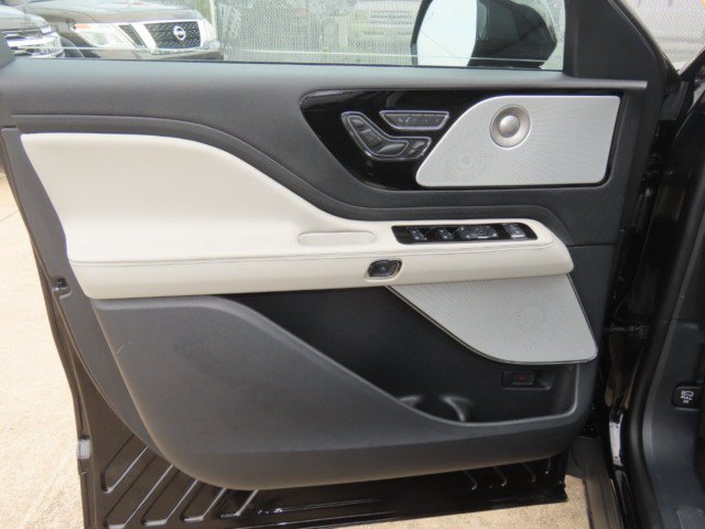 Used 2026 Lincoln Aviator Reserve AWD/4WD image 24