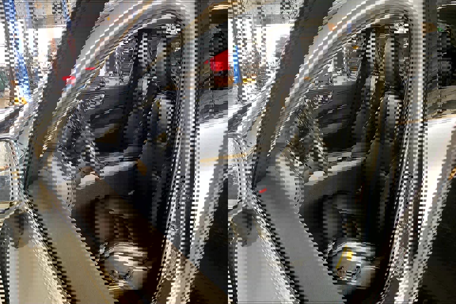 Used 2018 Volvo XC60 T5 Inscription w/ Convenience Package image 7