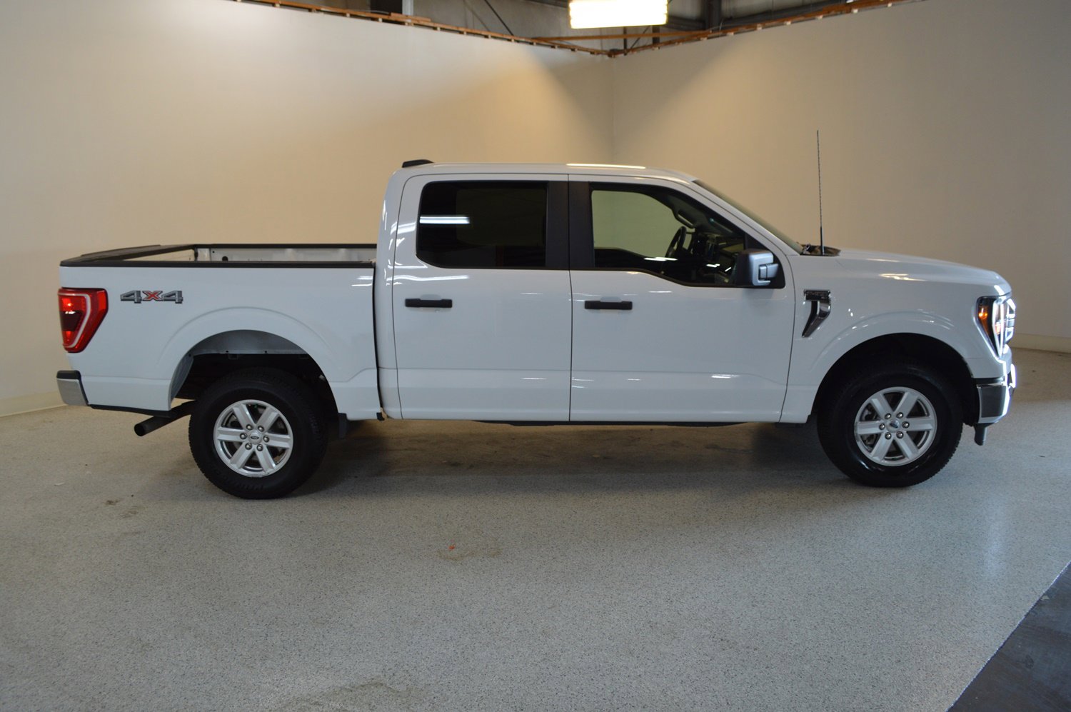 Used 2023 Ford F150 XLT image 2
