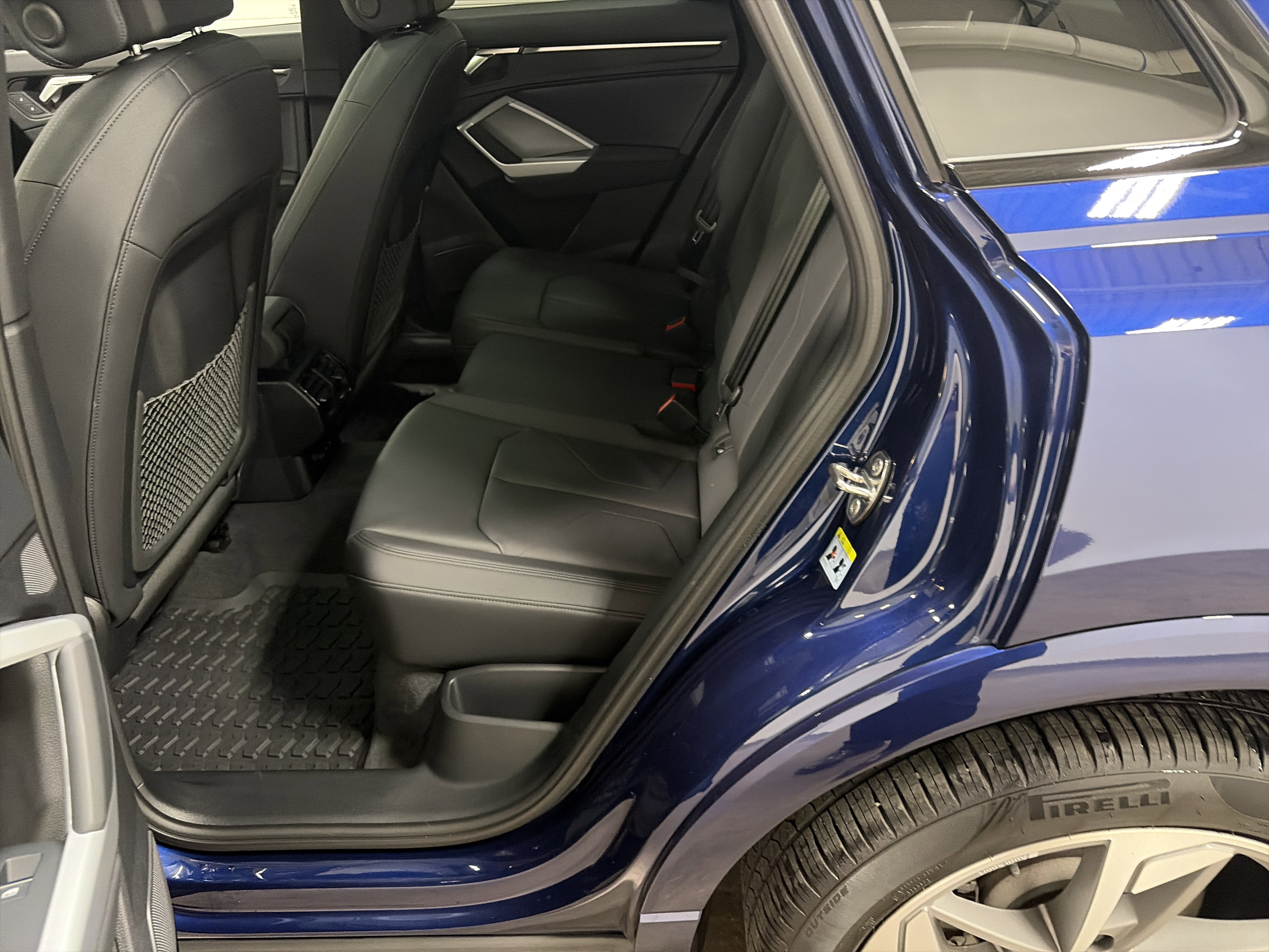 Certified 2025 Audi Q3 2.0T Premium w/ Convenience Plus Package image 26