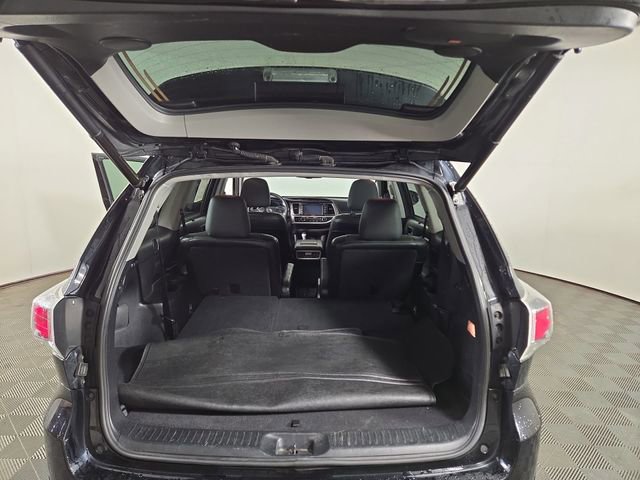 Used 2014 Toyota Highlander Limited Platinum AWD/4WD image 33