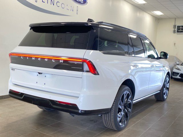 New 2026 Lincoln Navigator Black Label AWD/4WD image 10