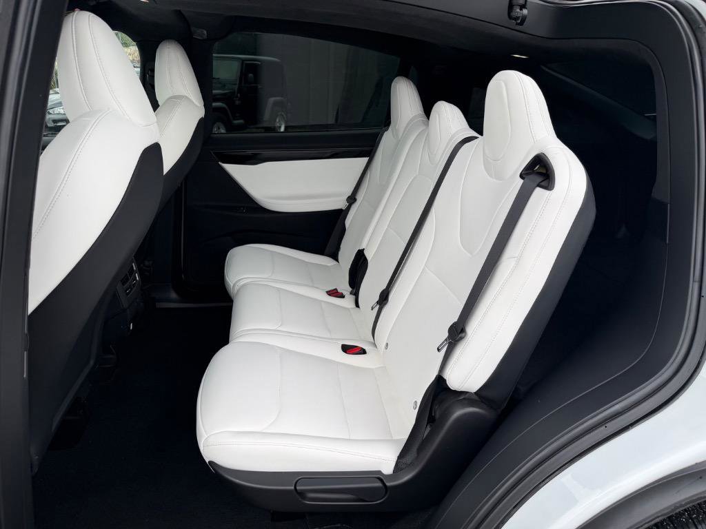 Used 2020 Tesla Model X Long Range image 17