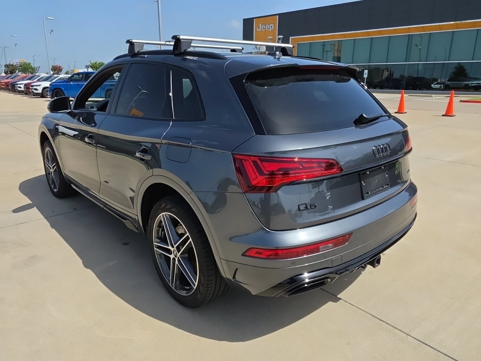 Used 2025 Audi Q5 e Premium Plus w/ Premium Plus Package AWD/4WD image 3