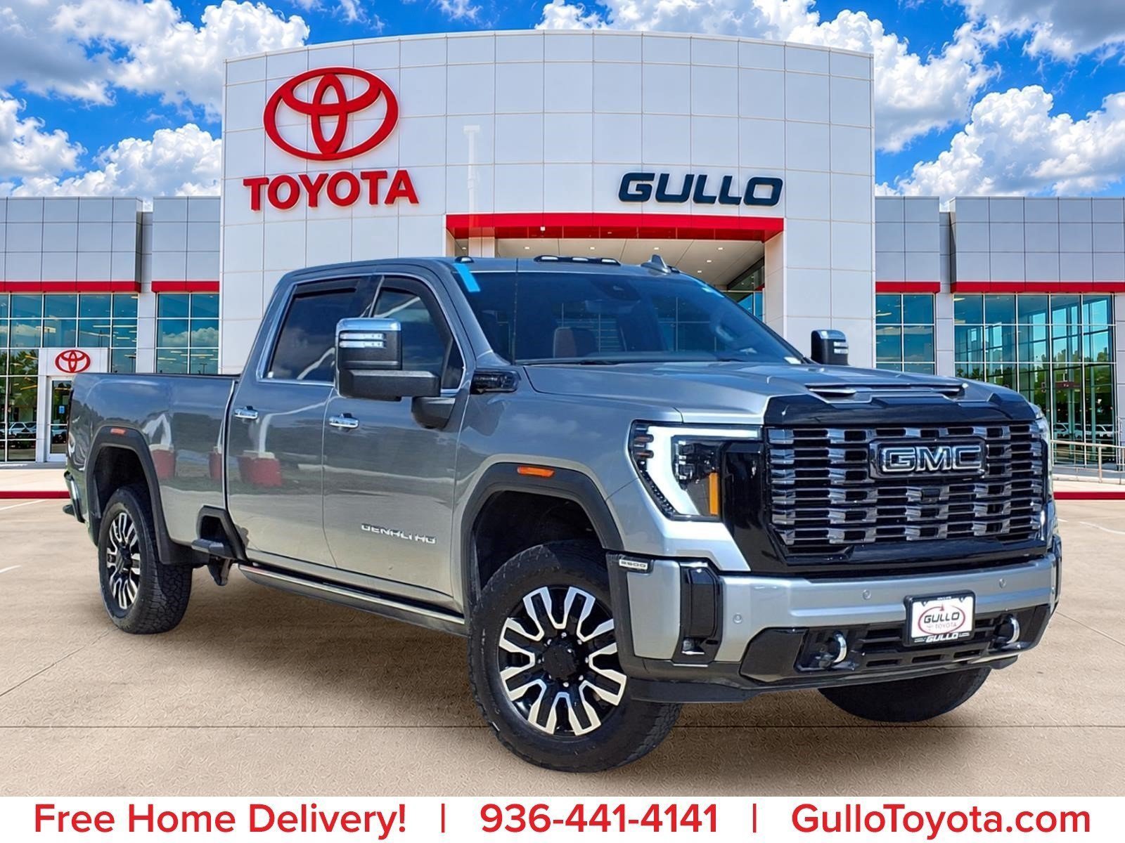 Used 2025 GMC Sierra 3500 Denali Ultimate AWD/4WD image 1