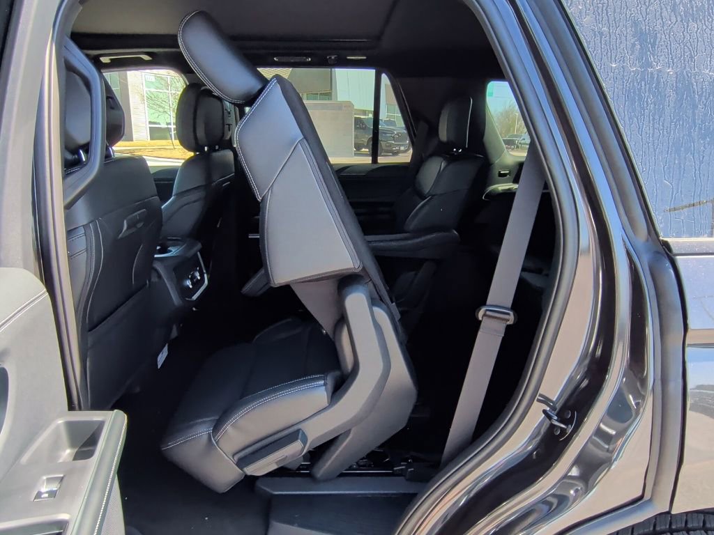 New 2026 Ford Expedition Platinum w/ Stealth Appearance Package image 40