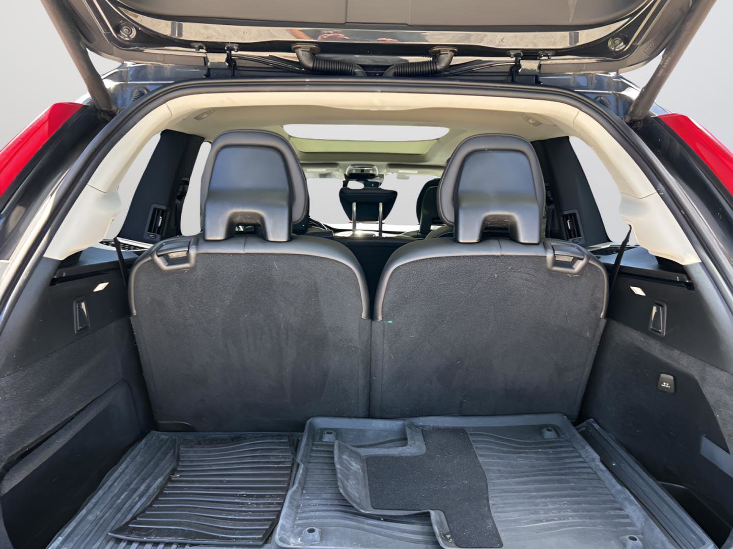 Used 2017 Volvo XC90 T6 Momentum w/ Vision Package image 37