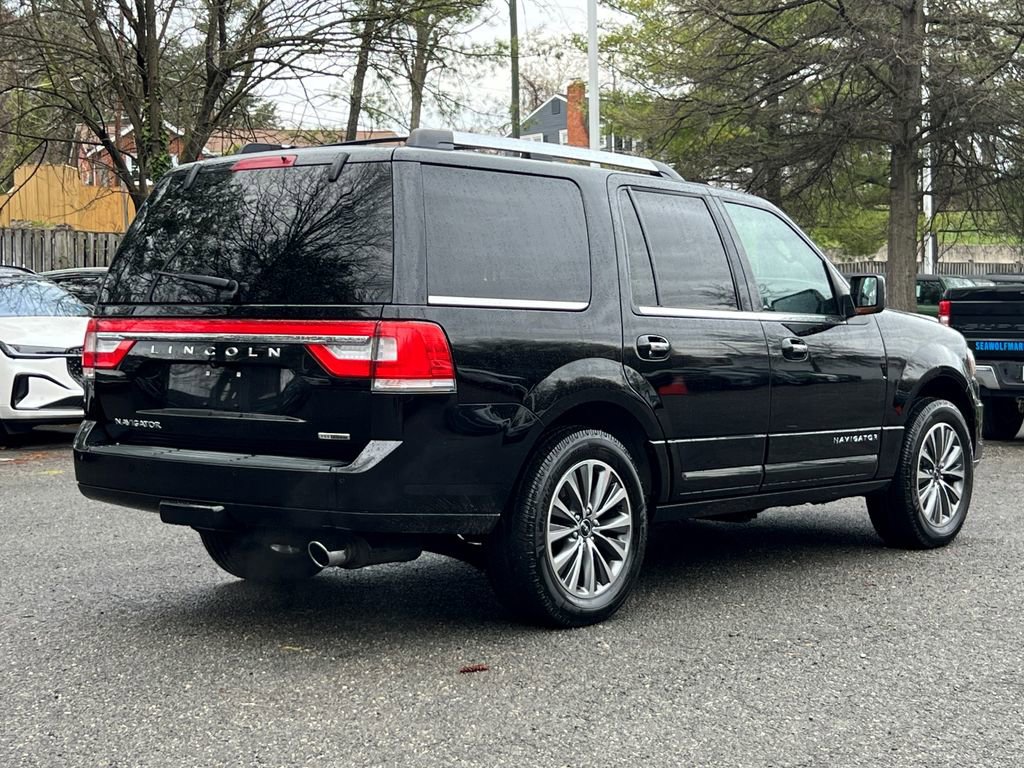 Used 2016 Lincoln Navigator Select image 7