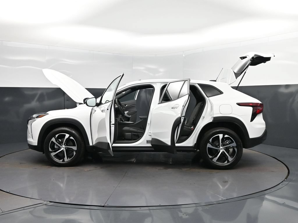 New 2026 Chevrolet Trax RS w/ Sunroof Package FWD image 46