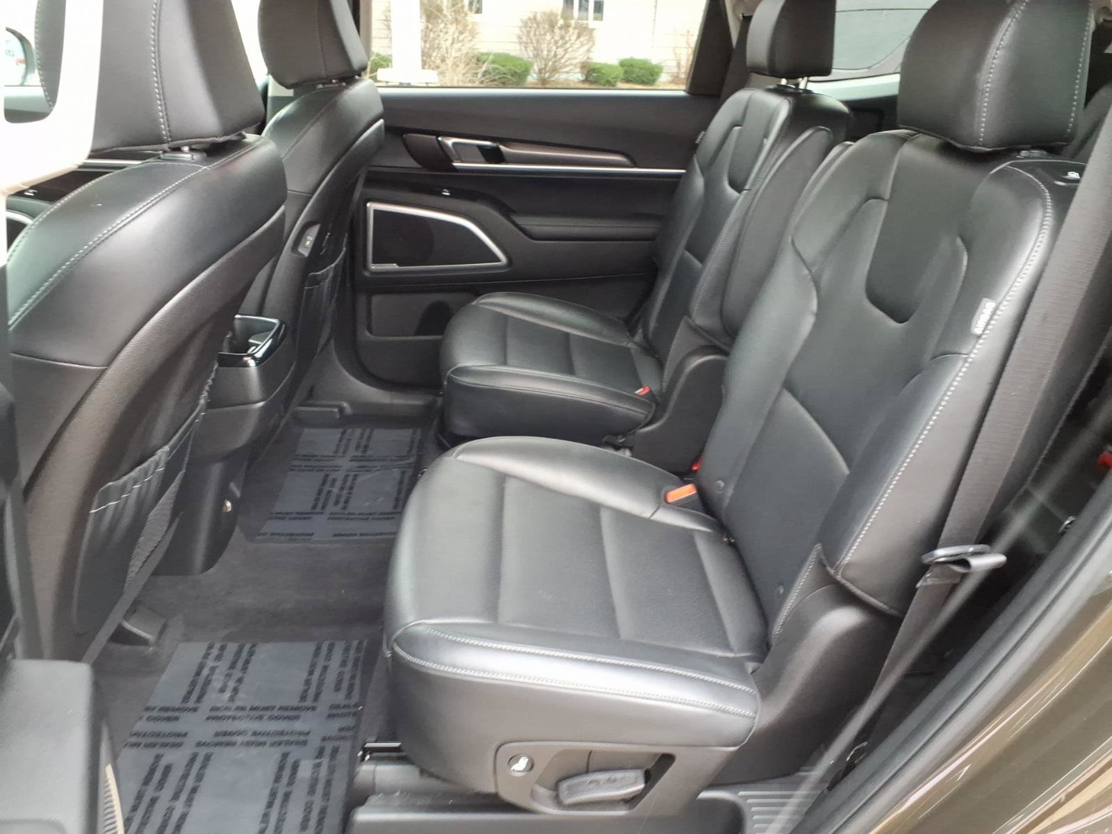 Used 2023 Kia Telluride S image 6