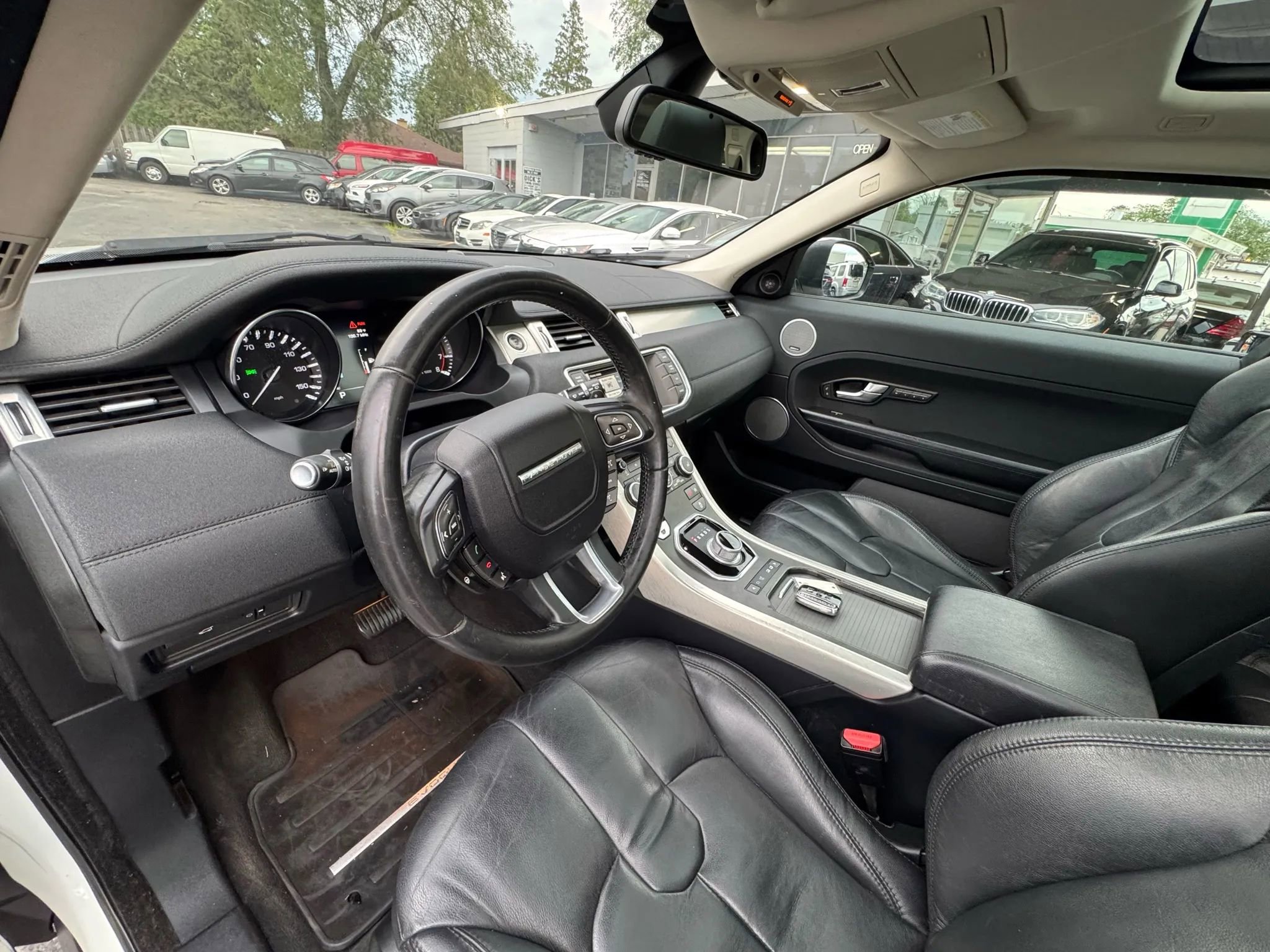 Used 2015 Land Rover Range Rover Evoque Pure Plus AWD/4WD image 9