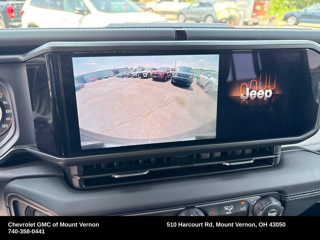 Used 2026 Jeep Wrangler Unlimited Sahara AWD/4WD image 23