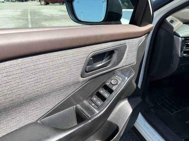 Used 2023 Nissan Rogue S FWD image 26