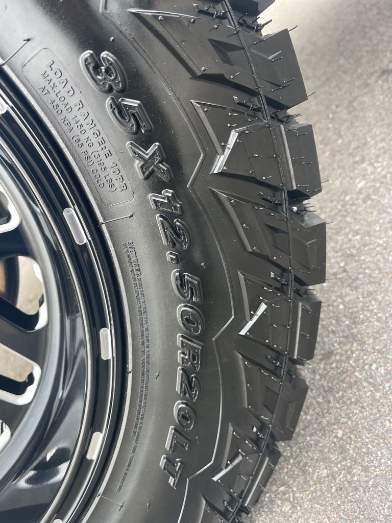 Used 2025 Chevrolet Silverado 1500 LT image 37