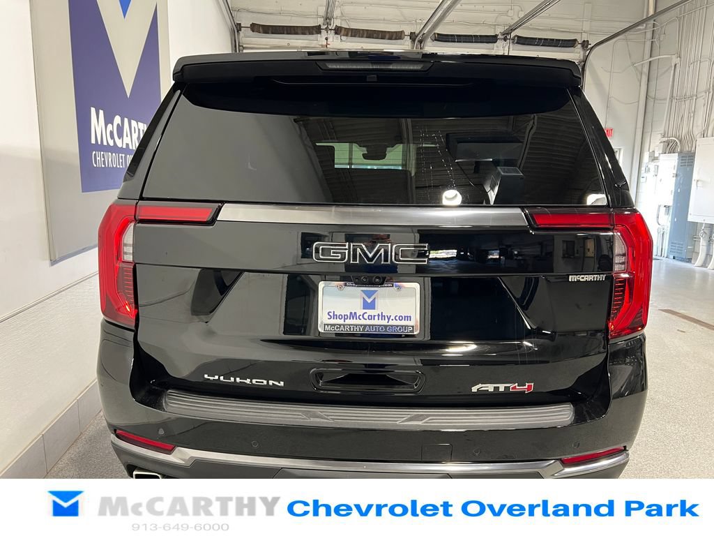 Used 2025 GMC Yukon AT4 w/ AT4 Premium Plus Package AWD/4WD image 6