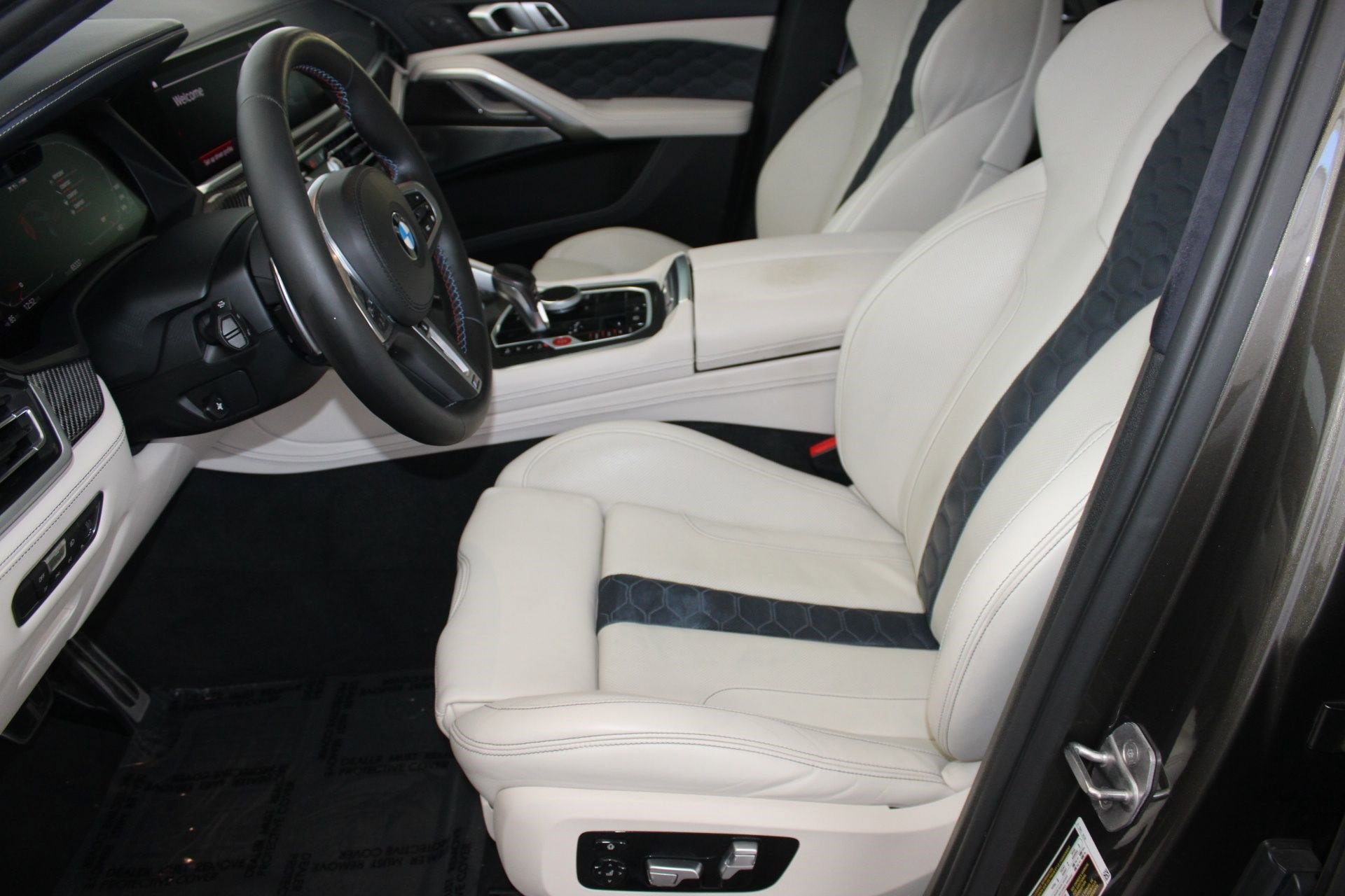 Used 2020 BMW X6 M Competition w/ Executive Package image 5