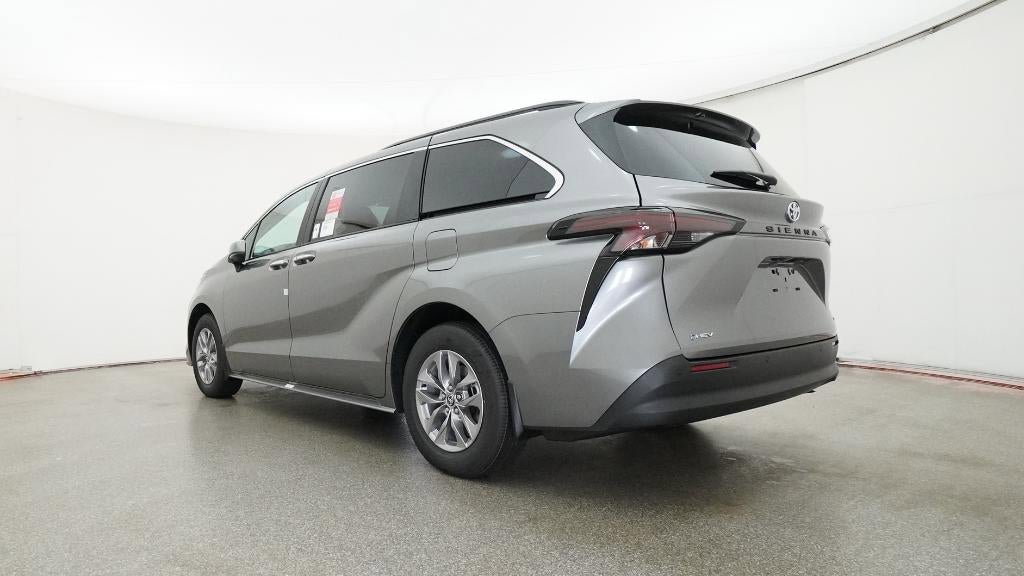 New 2026 Toyota Sienna XLE FWD image 21