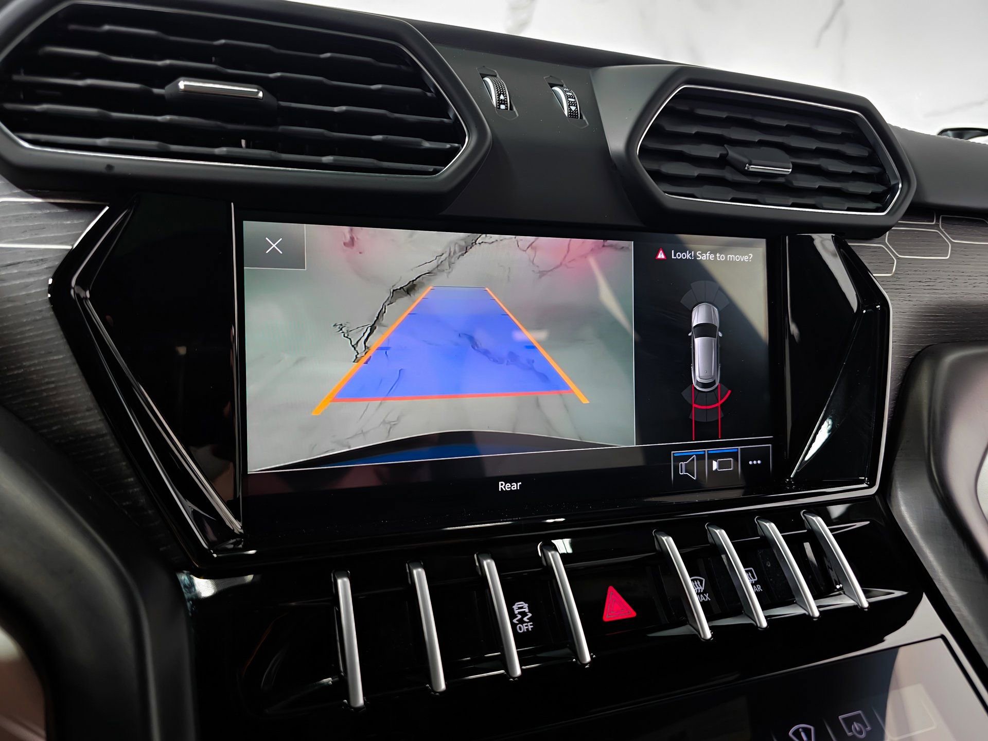 Used 2021 Lamborghini Urus image 38