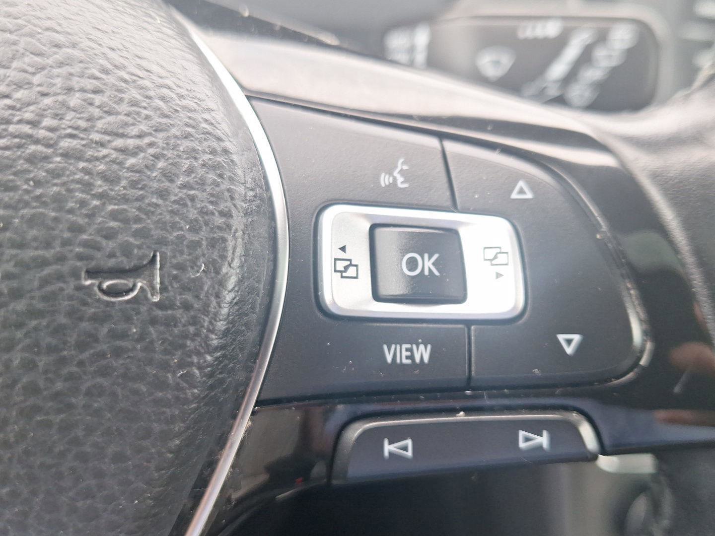 Used 2019 Volkswagen Tiguan SE w/ Panoramic Sunroof Package AWD/4WD image 23