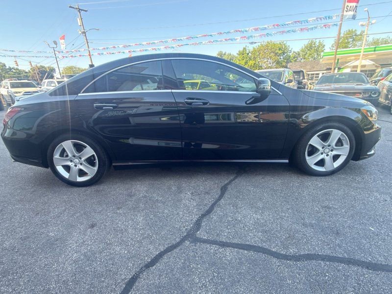 Used 2016 Mercedes-Benz CLA 250 4MATIC image 4