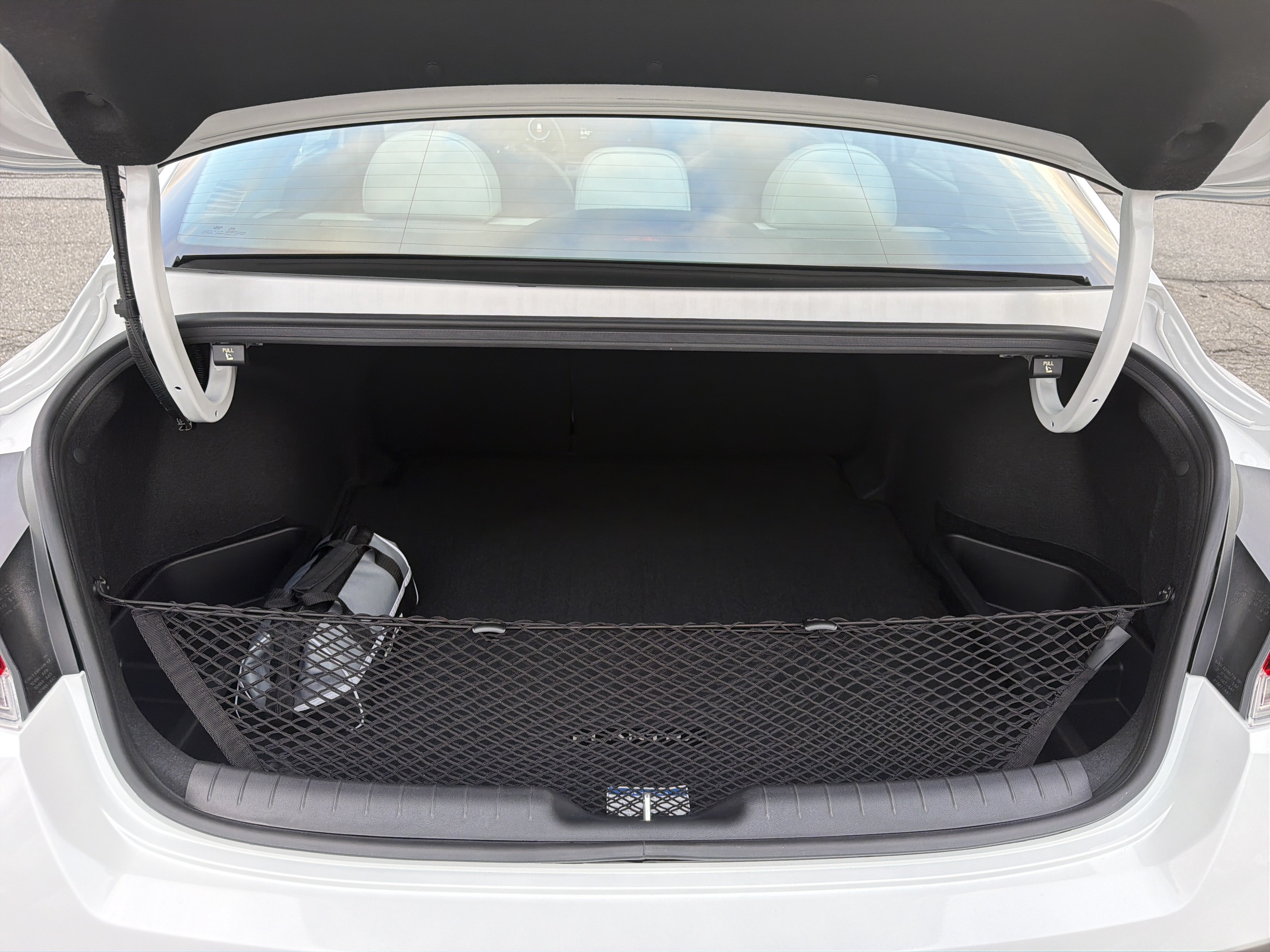 New 2026 Hyundai Elantra Limited w/ Cargo Package FWD image 7