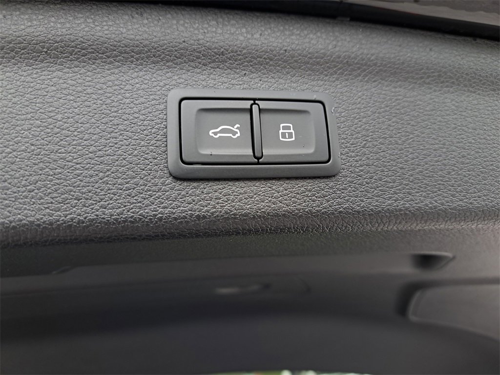 Certified 2024 Audi Q3 2.0T Premium Plus w/ Premium Plus Package image 32